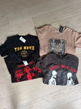 Hot Topic Graphic Tee Bundle - Black, Red, Brown, Beige